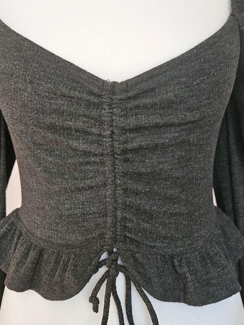 LUSH Charcoal Grey Ruched Front Long Sleeve Crop Top Blouse - Size XS NWT - Picture 6 of 13